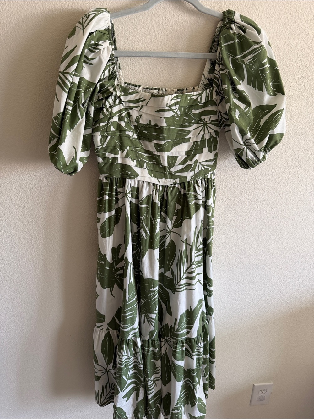 Abercrombie & Fitch White and Green Palm-Print Puff-Sleeve Midi Dress